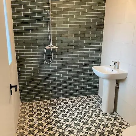 Moig - 8 Double Bedroom Barn Conversion