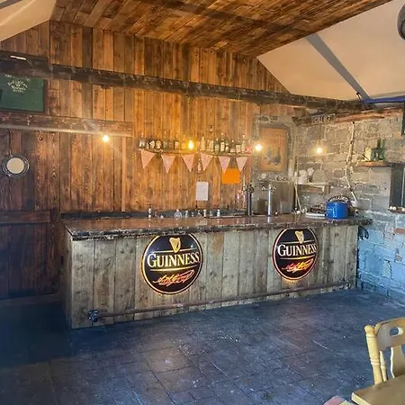 Moig - 8 Double Bedroom Barn Conversion