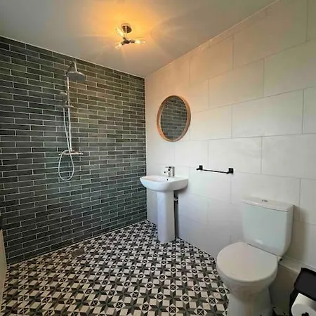 Moig - 8 Double Bedroom Barn Conversion Hébergement de vacances Limerick Junction