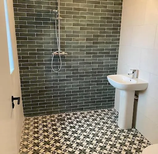 Moig - 8 Double Bedroom Barn Conversion