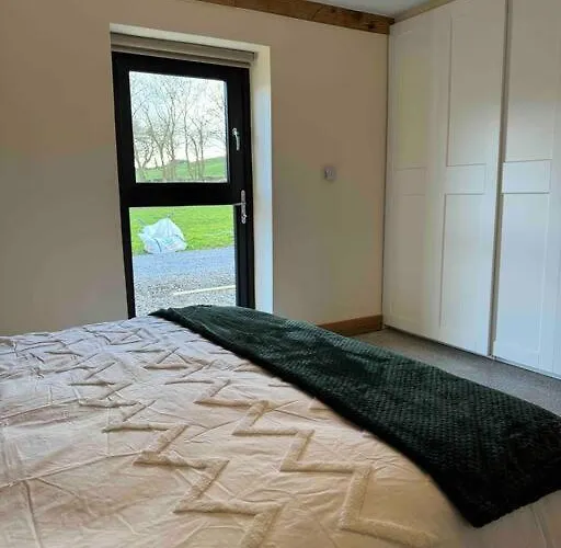 Moig - 7 Bedroom - 13 Bed - Sleeps 20 Barn Conversion בית נופש