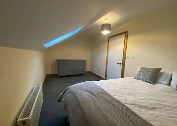 בית נופש Moig - 7 Bedroom - 13 Bed - Sleeps 20 Barn Conversion