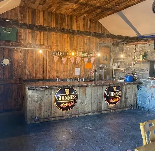 Moig - 8 Double Bedroom Barn Conversion